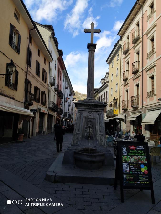 Un Oeil Sur La Cathedrale Apartment Aosta Ngoại thất bức ảnh